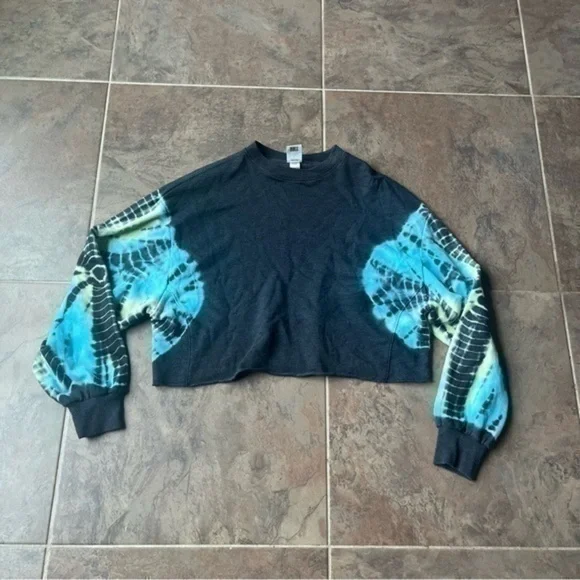 Pink Victorias Secret tie dye crop crew neck sweatshirt - Picture 2 of 8